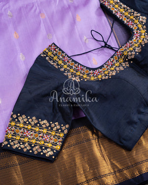 Gadwal pattu saree in a beautiful Lavender/ Dark Navy combo