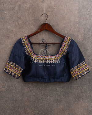 Gadwal pattu saree in a beautiful Lavender/ Dark Navy combo