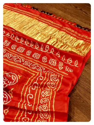 Shaded Bandini on Pure Gaji Silk with Chikankari Blouse